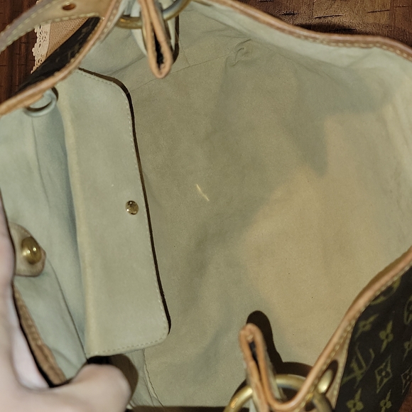 Authentic Louis Vuitton Gallirea PM bag🤩 - Picture 12 of 15